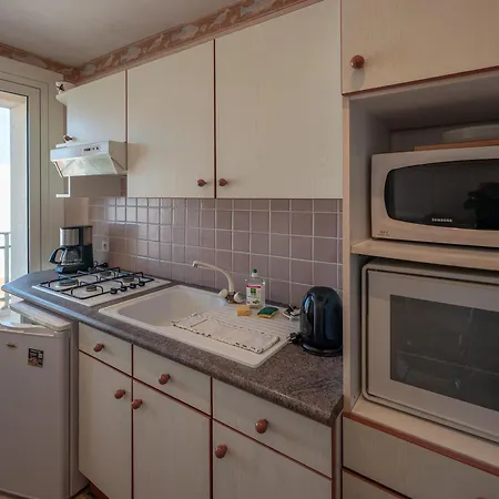 Pour 6 Personnes Aux Sables-d'olonne, Proche Plage, Avec Balcon - Fr-1-197-192 * Les Sables-dʼOlonne