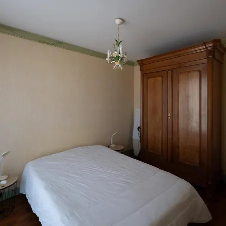 Pour 6 Personnes Aux Sables-d'olonne, Proche Plage, Avec Balcon - Fr-1-197-192 Les Sables-dʼOlonne