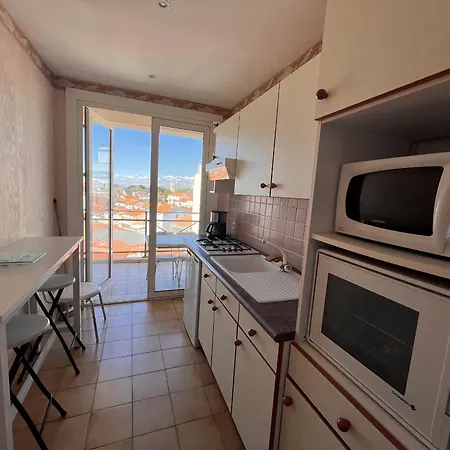 Pour 6 Personnes Aux Sables-d'olonne, Proche Plage, Avec Balcon - Fr-1-197-192 * Les Sables-dʼOlonne