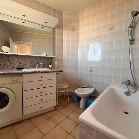 Pour 6 Personnes Aux Sables-d'olonne, Proche Plage, Avec Balcon - Fr-1-197-192 아파트 Les Sables-dʼOlonne