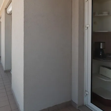 Pour 6 Personnes Aux Sables-d'olonne, Proche Plage, Avec Balcon - Fr-1-197-192 Les Sables-dʼOlonne