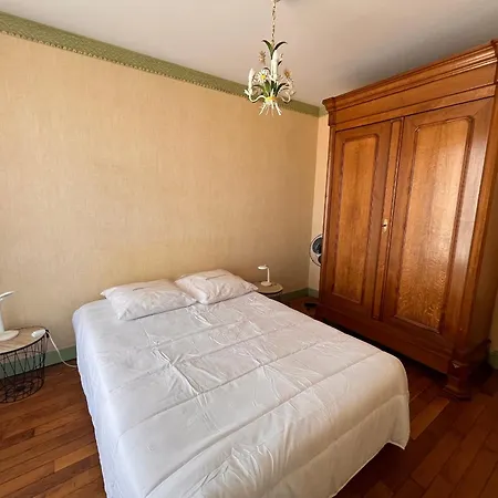 아파트 Pour 6 Personnes Aux Sables-d'olonne, Proche Plage, Avec Balcon - Fr-1-197-192