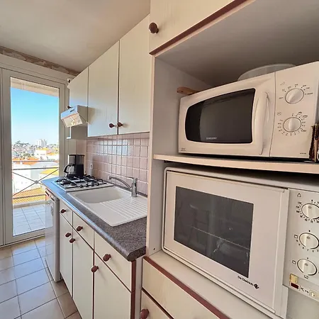 Pour 6 Personnes Aux Sables-d'olonne, Proche Plage, Avec Balcon - Fr-1-197-192 아파트