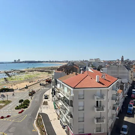 Pour 6 Personnes Aux Sables-d'olonne, Proche Plage, Avec Balcon - Fr-1-197-192 Appartement