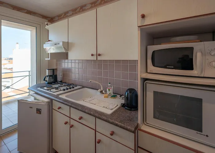 Pour 6 Personnes Aux Sables-d'olonne, Proche Plage, Avec Balcon - Fr-1-197-192 * Les Sables-dʼOlonne