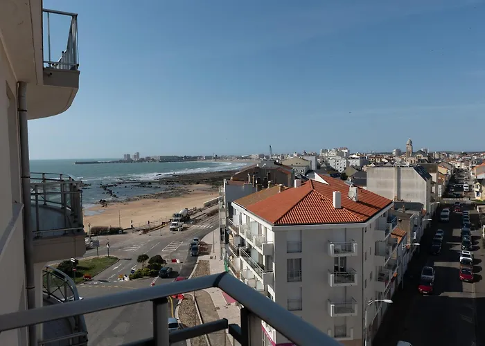 Pour 6 Personnes Aux Sables-d'olonne, Proche Plage, Avec Balcon - Fr-1-197-192 Les Sables-dʼOlonne