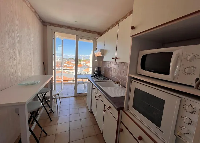 Pour 6 Personnes Aux Sables-d'olonne, Proche Plage, Avec Balcon - Fr-1-197-192 * Les Sables-dʼOlonne