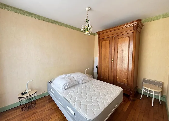 Pour 6 Personnes Aux Sables-d'olonne, Proche Plage, Avec Balcon - Fr-1-197-192 * Les Sables-dʼOlonne