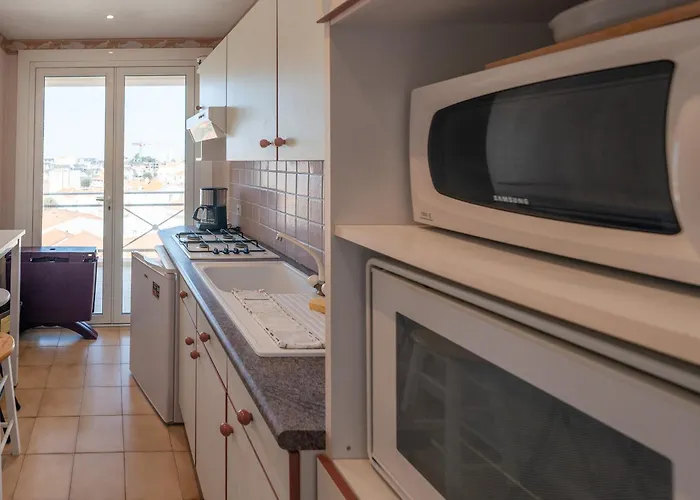 Pour 6 Personnes Aux Sables-d'olonne, Proche Plage, Avec Balcon - Fr-1-197-192 Apartamento *