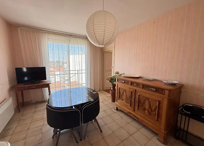 Pour 6 Personnes Aux Sables-d'olonne, Proche Plage, Avec Balcon - Fr-1-197-192 * Les Sables-dʼOlonne