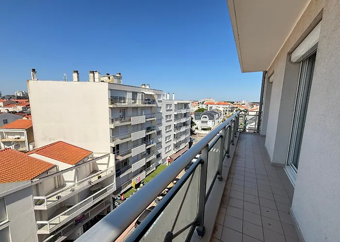Pour 6 Personnes Aux Sables-d'olonne, Proche Plage, Avec Balcon - Fr-1-197-192 * Les Sables-dʼOlonne